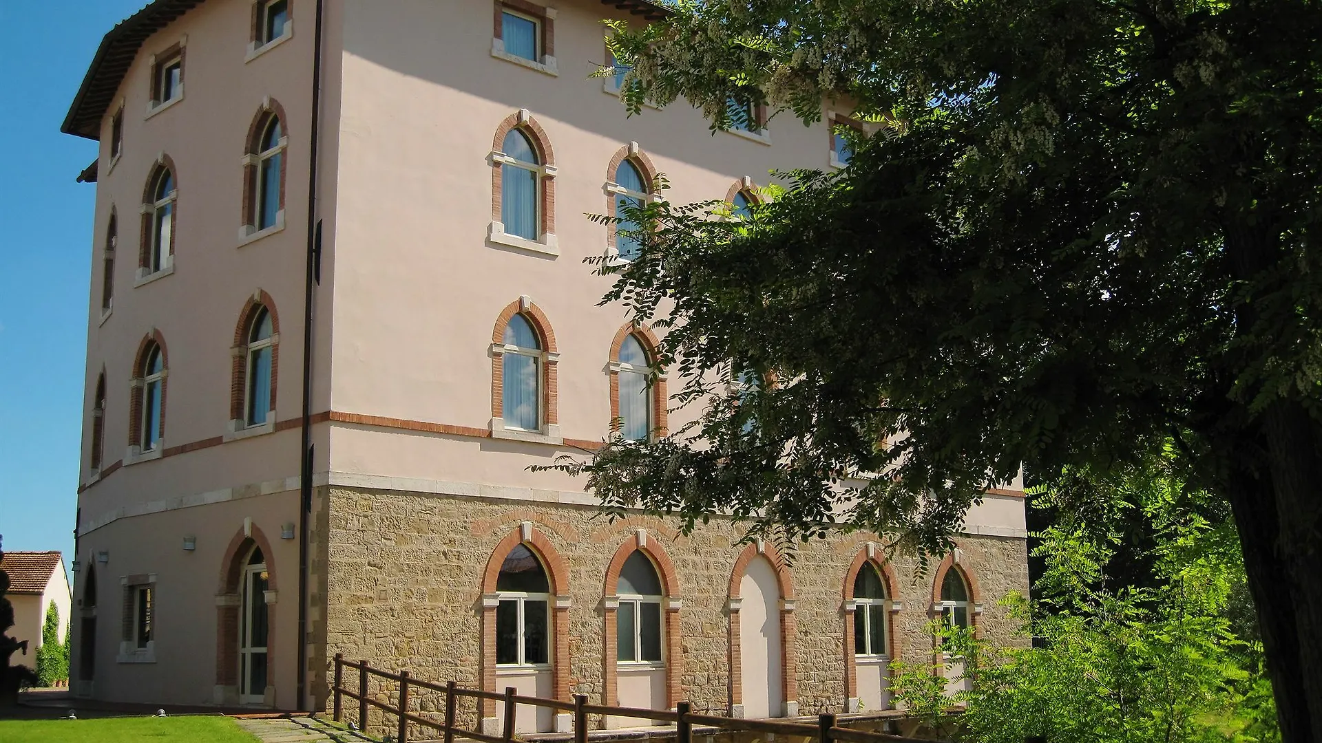 Lhp Hotel צ'רטאלדו 4*,